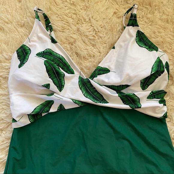 Cupshe Swim Nwt Banana Leaf Twistfront One Piece Swimsuit Poshmark